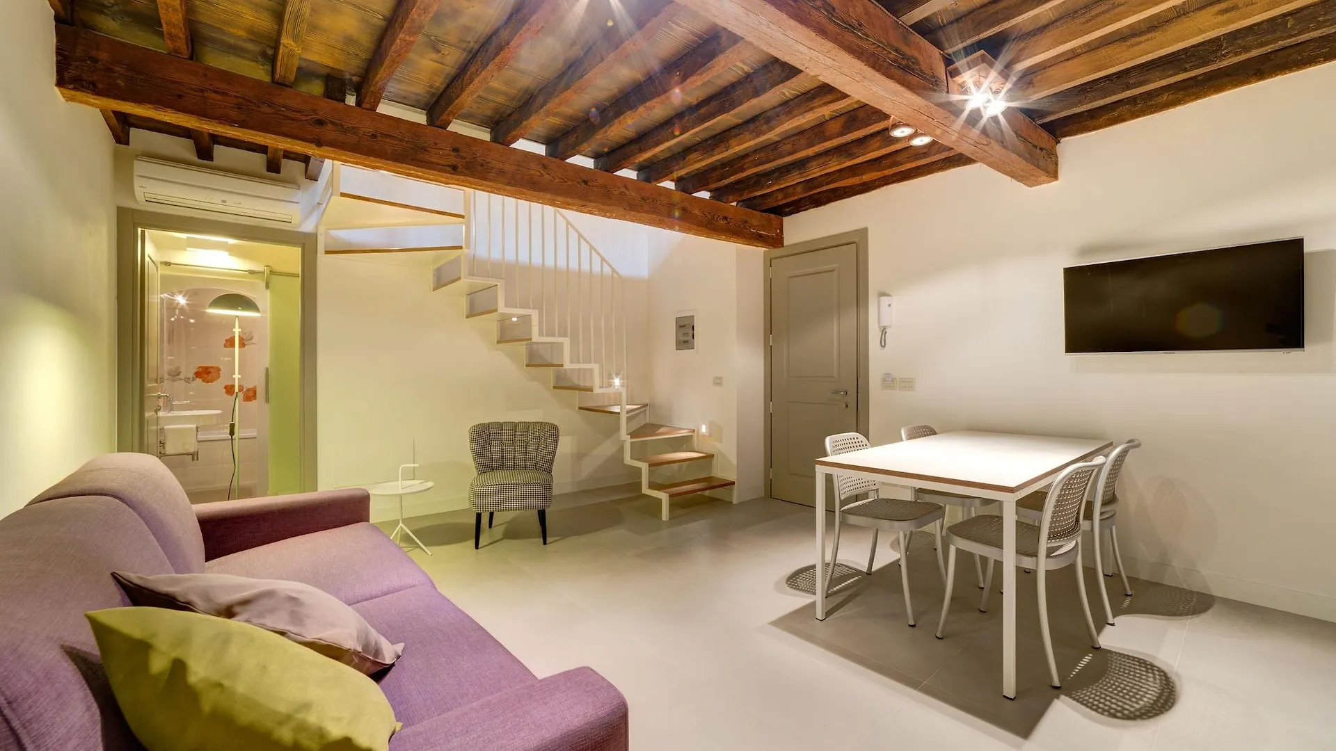**** Aparthotel Mannaioni Suites Florence Italy